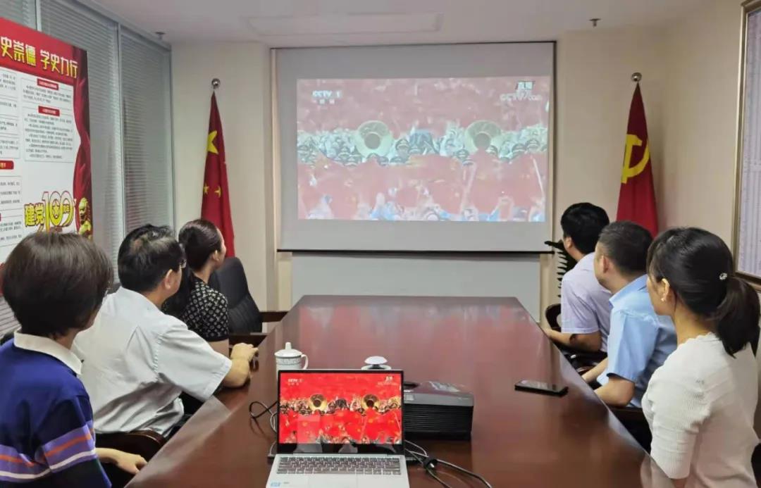 党员100.jpg